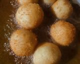 Foto langkah ke 7 dari resep Bola Bola Singkong Isi Coklat.