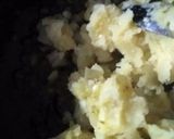 A picture of step 2 of Toast in matar daal.
