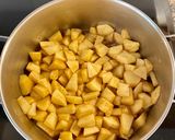 A picture of step 5 of Apple and Ricotta Cream Tart.