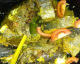 Foto langkah ke 4 dari resep Ikan tuna/tongkol bumbu acar.