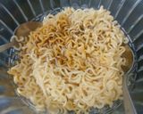 Foto langkah ke 3 dari resep Indomie Goreng Homemade.
