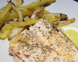 Foto del paso 4 de la receta: Salmón al horno con patatas y cebolla