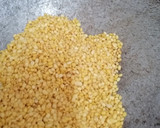 A picture of step 1 of Moong dal with spring onion.