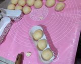 Foto langkah ke 5 dari resep Garlic Cheese Bread.