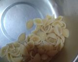 Foto langkah ke 1 dari resep MakLor Praktis (Makaroni Telor).