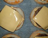 Une image de l'étape 5 de Double cheese burger pommes de terre et compoté d oignons.