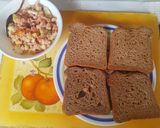 Foto del paso 3 de la receta: Ensalada de atún con cebolla cabezona, apio, tomate y manzana