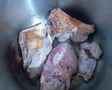 Foto del paso 4 de la receta: Pata de cordero en salsa de especias con pasas