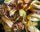 Foto langkah ke 3 dari resep Cumi Saus Tiram.