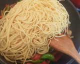 Foto del paso 3 de la receta: Tallarines salteado (versión ydk.)