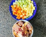 Hình bước làm 1 của món Canh Gà Nấu Cà Rốt Khoai Tây Cho Bé