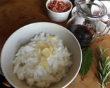 Foto del paso 1 de la receta: Cuartos traseros de pollo con salsa de cebollas y vino tinto al orégano
