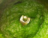 A picture of step 1 of Lahsuni Palak Khichdi.
