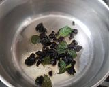 Foto del paso 3 de la receta: Fessolets a la salvia y ajo negro con salchichas