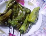 A picture of step 4 of Fry green chilli.