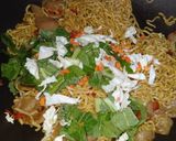 Foto langkah ke 6 dari resep Mie Telur (Goreng).