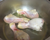 Foto del paso 1 de la receta: Jamoncitos de pollo con limón y miel en olla rápida