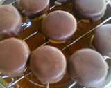 Foto del paso 4 de la receta: "Bocados de Felicidad: Alfajores Caseros de Chocolate"