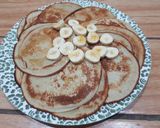 A picture of step 5 of Banana pancakes.
