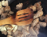 Foto del paso 3 de la receta: Pollo en crema de chile