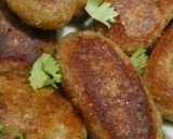 A picture of step 2 of Kachay qeemay ke kabab.
