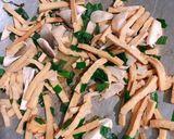 Hình bước làm 3 của món Bún xào chay