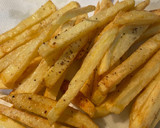 Foto del paso 1 de la receta: Patatas fritas con bacon, nata y queso