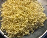 Foto langkah ke 1 dari resep Martabak Mie Kornet.
