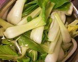 Hình bước làm 1 của món Miến Xào Gà Nấm