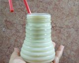 A picture of step 5 of Banana milkshake.