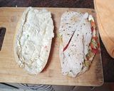 Foto del paso 2 de la receta: Bocadillo de pechuga a la plancha con ensalada y mayonesa