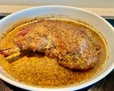 Foto del paso 7 de la receta: Paletilla de cordero entera al horno con especias y miel