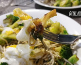 Foto del paso 5 de la receta: Wok de brócoli y gulas con huevo