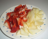 Foto del paso 2 de la receta: Licuado de fresas y melón dulce