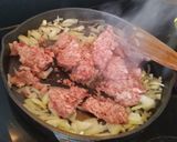 Foto langkah ke 1 dari resep Casserole Kentang Keju tanpa oven.