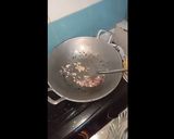 Foto langkah ke 5 dari resep Bakmi Goreng Sosis Spesial.