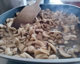 Csirkepörkölt pirított gombával recept fázis 1 fotója