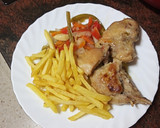 Foto del paso 4 de la receta: Muslos de pollo en escabeche con papas fritas