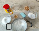 Foto del passaggio 1 della ricetta Panna cotta zafferano e arachidi caramellati