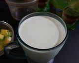 Foto langkah ke 1 dari resep Avocado Gula Aren with Matcha Latte.