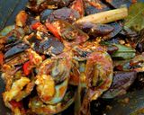 Foto langkah ke 4 dari resep Kerang hijau saus Padang.