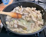 Une image de l'étape 10 de Poulet aux carottes, épices et lait de coco.