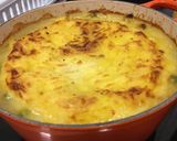 A picture of step 15 of Salmon and shrimp pie.