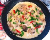 Hình bước làm 6 của món Trứng chiên nấm rơm
