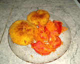 Foto del paso 6 de la receta: Bombas de papa rellena de jamón y queso con ensalada 😊👍