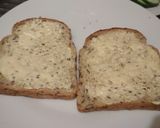 A picture of step 4 of Egg cheese sandwich.