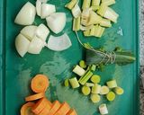 Foto del paso 2 de la receta: Fondo de Ave (Pollo) sencillo