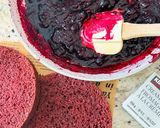 A picture of step 4 of Red velvet Berry cake.