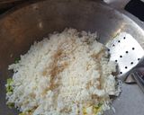 Foto langkah ke 2 dari resep Nasi goreng Mentega Telur.