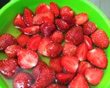 Foto langkah ke 1 dari resep Strawberry Pepaya Yoghurt, Healthy Breakfast.